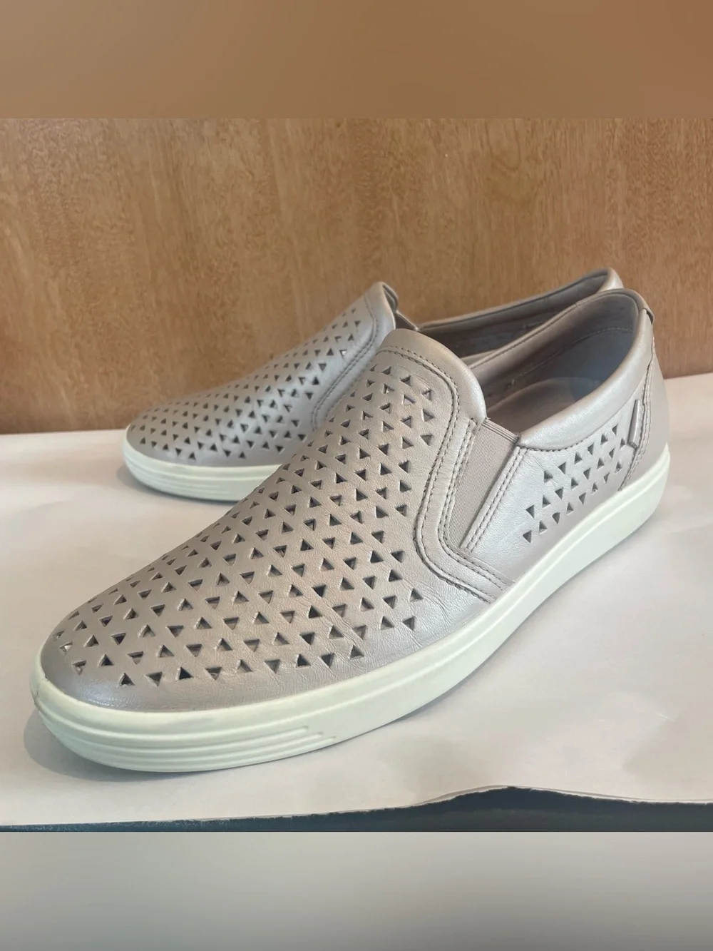 Ecco Soft 7 Womens EU 41 US 10 Laser Metallic Pink Leather Slip On Casual Shoes